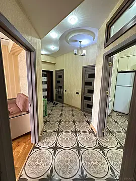 Kirayə verilir 2 otaqlı mənzil 75 m²