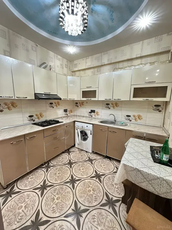 Kirayə verilir 2 otaqlı mənzil 75 m²