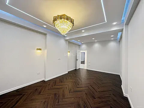 Satılır 3 otaqlı mənzil 138 m² — Bakı 3 otaq 138.00 m²