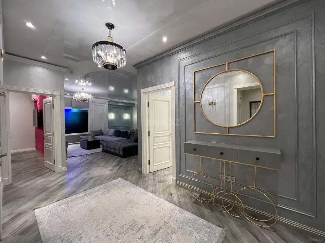 Kirayə verilir 3 otaqlı mənzil 180 m²
