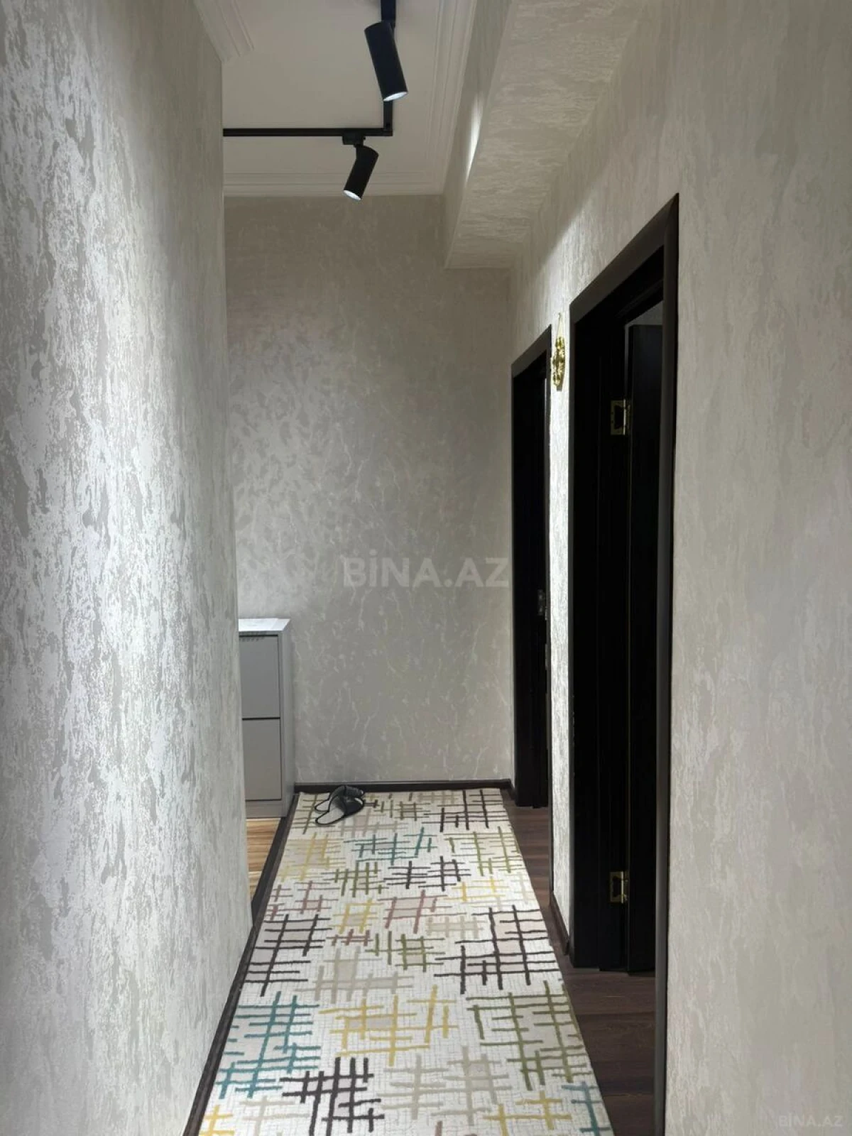Satılır 2 otaqlı mənzil 74 m²