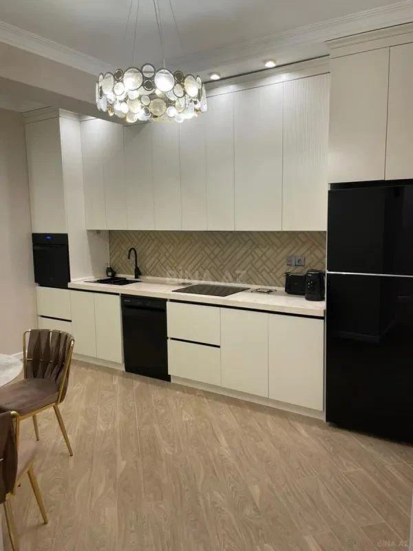 Kirayə verilir 3 otaqlı mənzil 106 m²