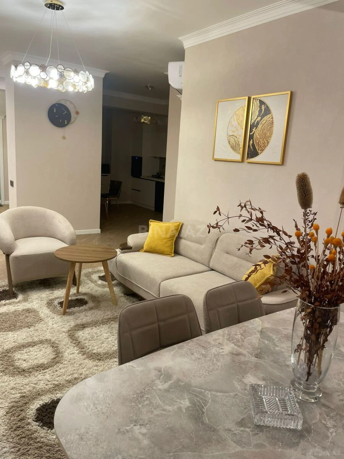 Kirayə verilir 3 otaqlı mənzil 106 m²
