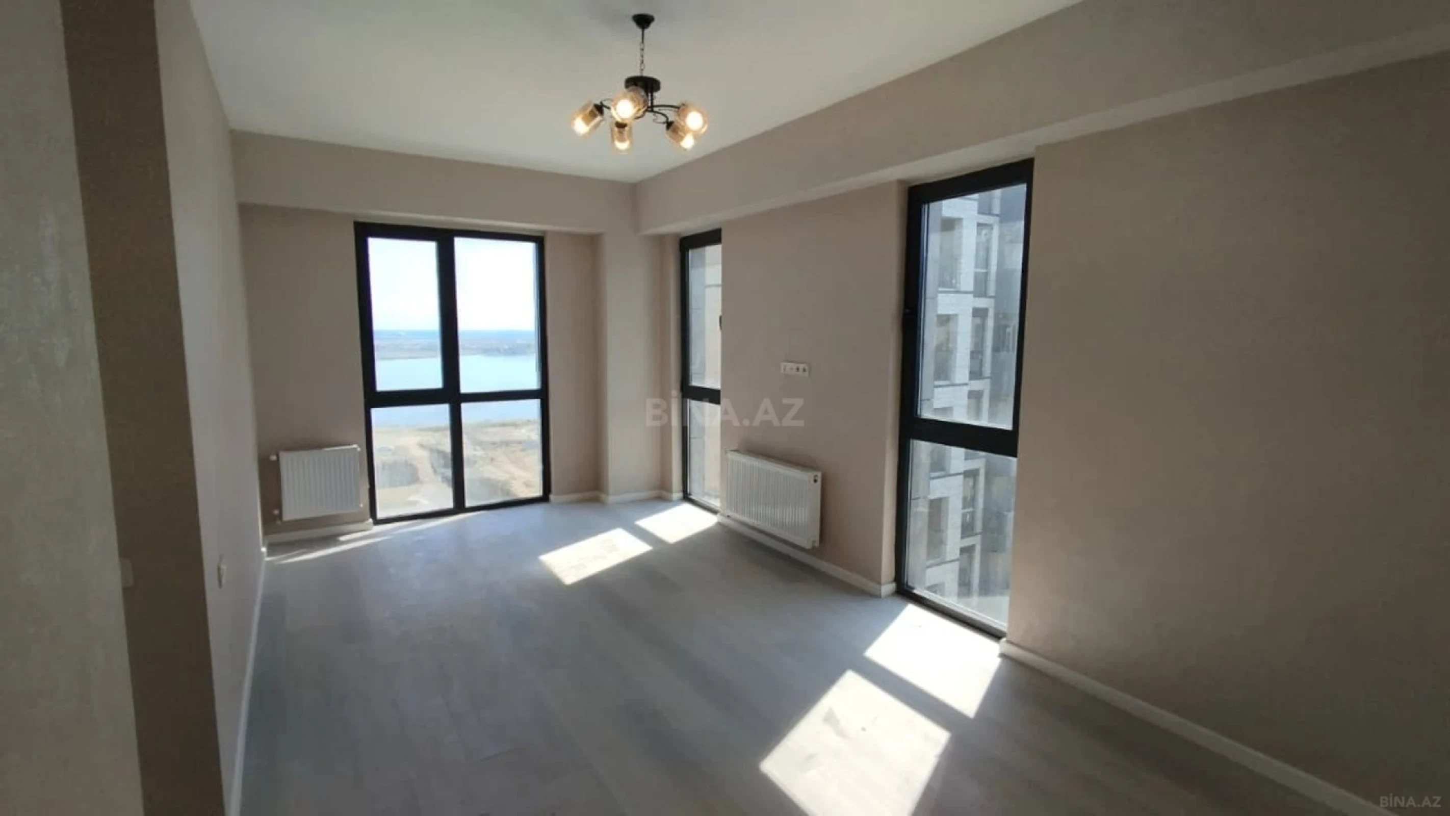Satılır 3 otaqlı mənzil 89 m²