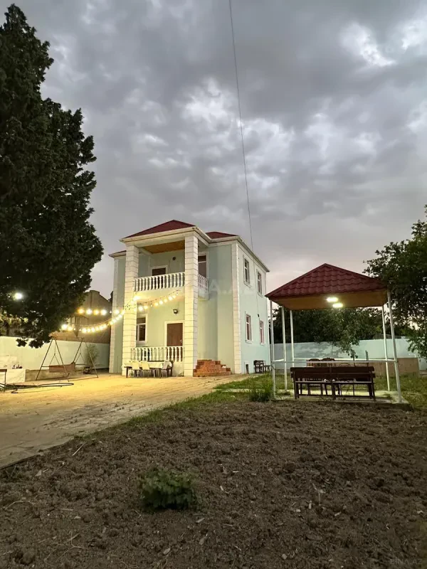 Satılır 3 otaqlı həyət evi 155 m²