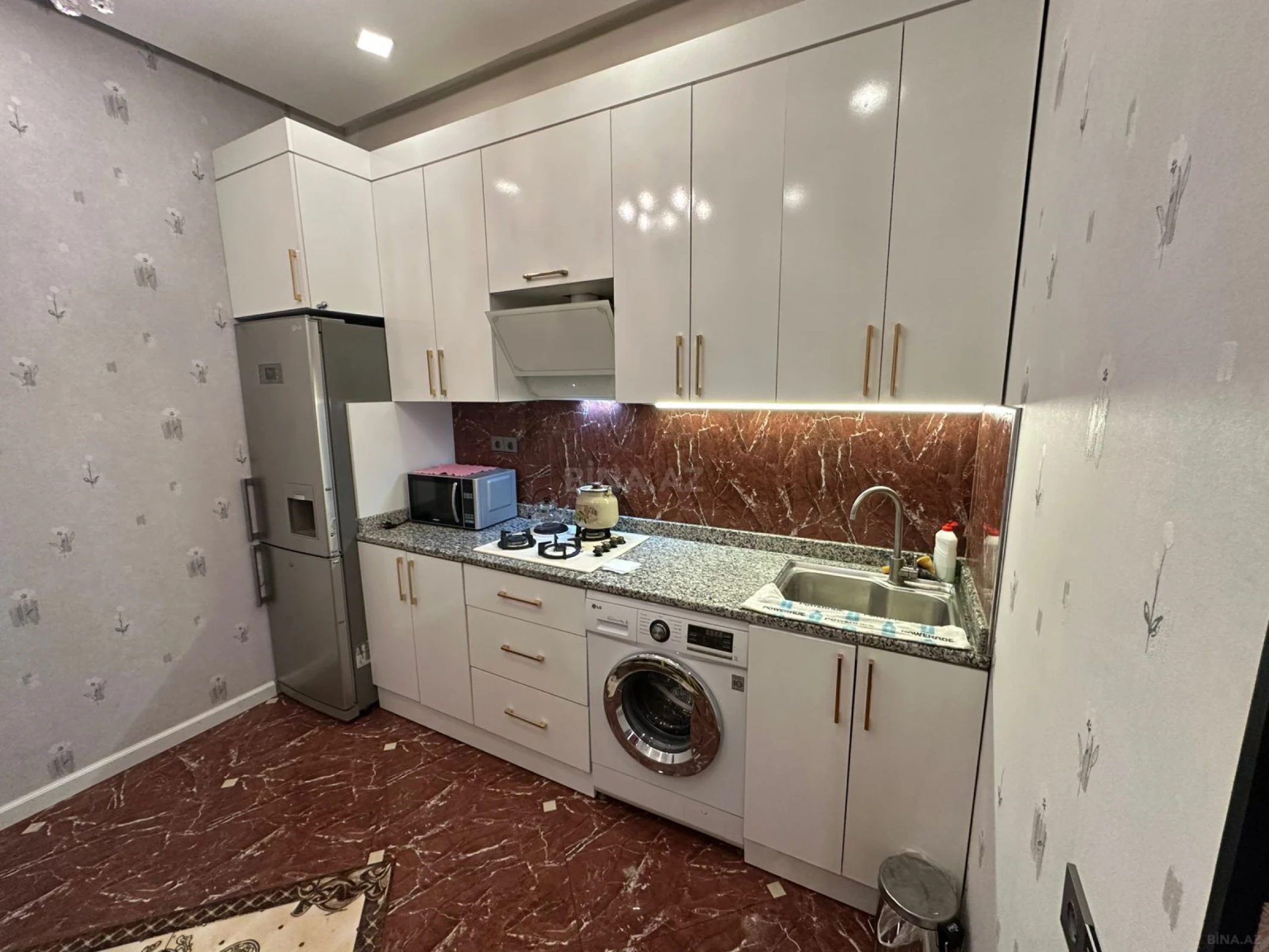 Kirayə verilir 3 otaqlı mənzil 100 m²