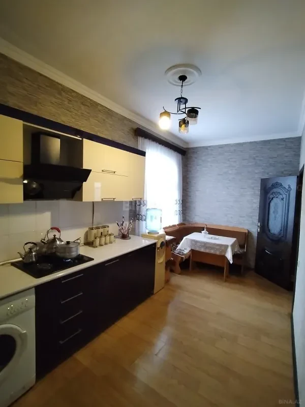 Satılır 4 otaqlı həyət evi 210 m²