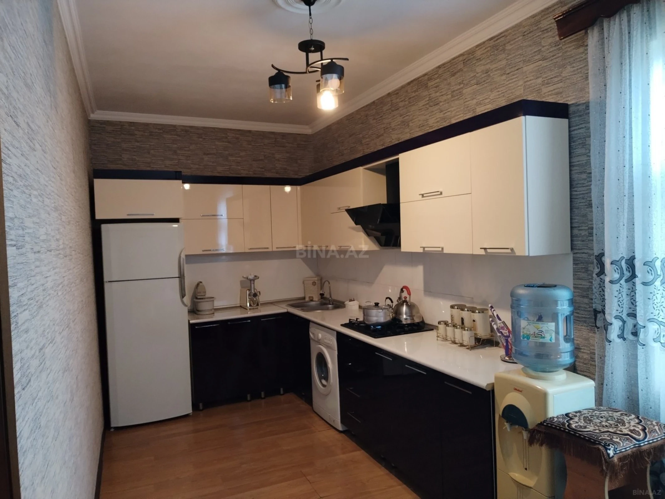 Satılır 4 otaqlı həyət evi 210 m²