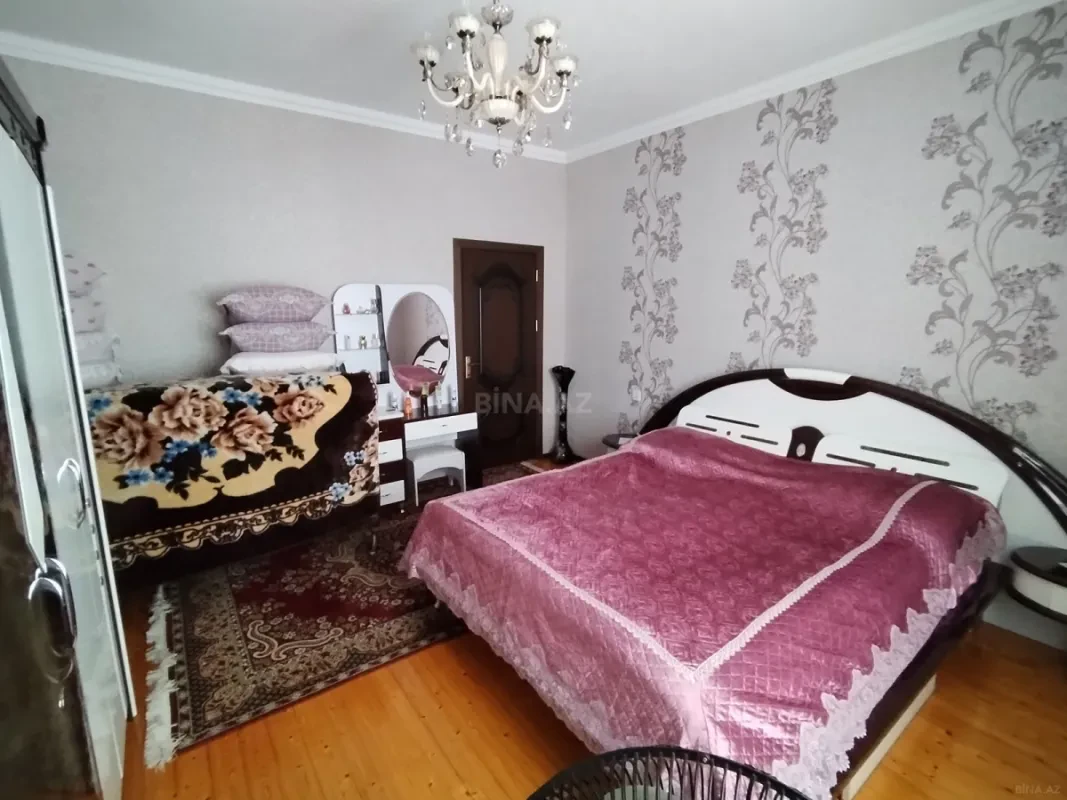 Satılır 4 otaqlı həyət evi 210 m²
