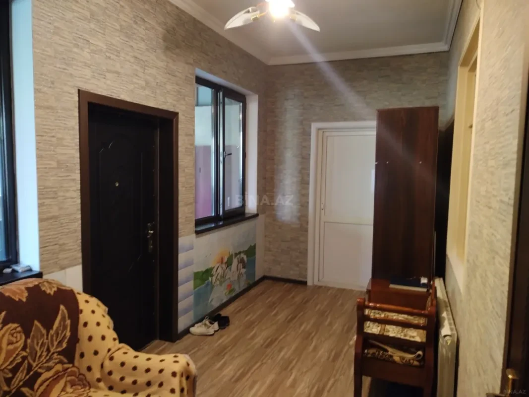 Satılır 4 otaqlı həyət evi 210 m²