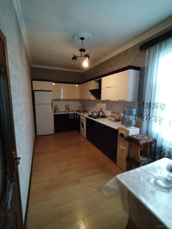 Satılır 4 otaqlı həyət evi 210 m²
