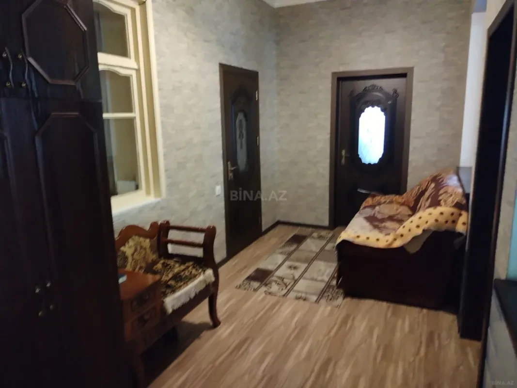 Satılır 4 otaqlı həyət evi 210 m²