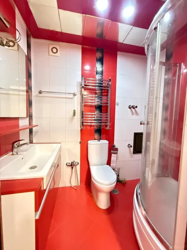 Satılır 2 otaqlı mənzil 80 m²