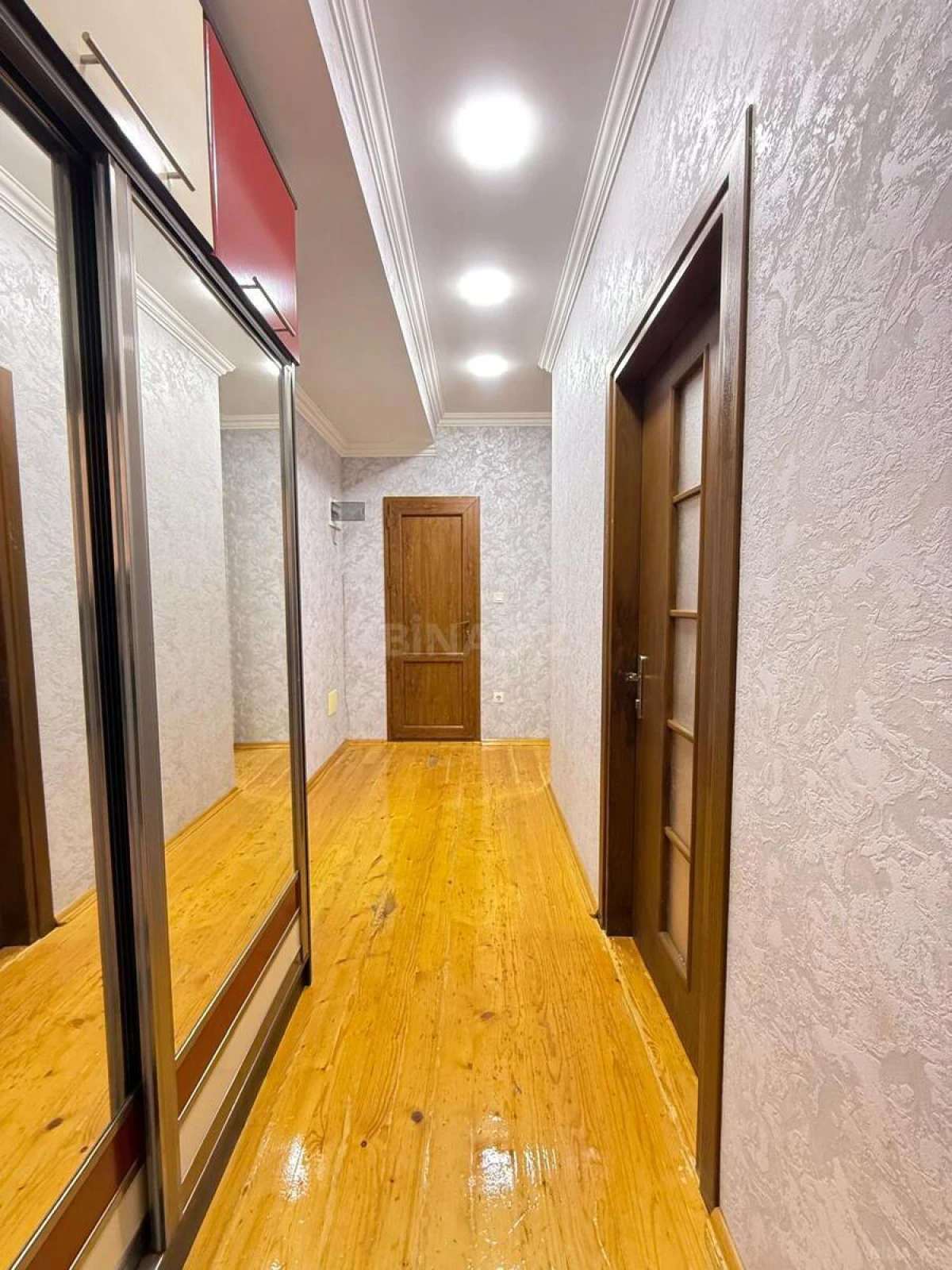Satılır 2 otaqlı mənzil 80 m²