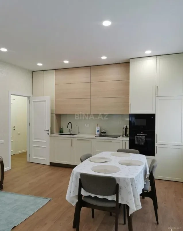 Satılır 3 otaqlı mənzil 93 m²