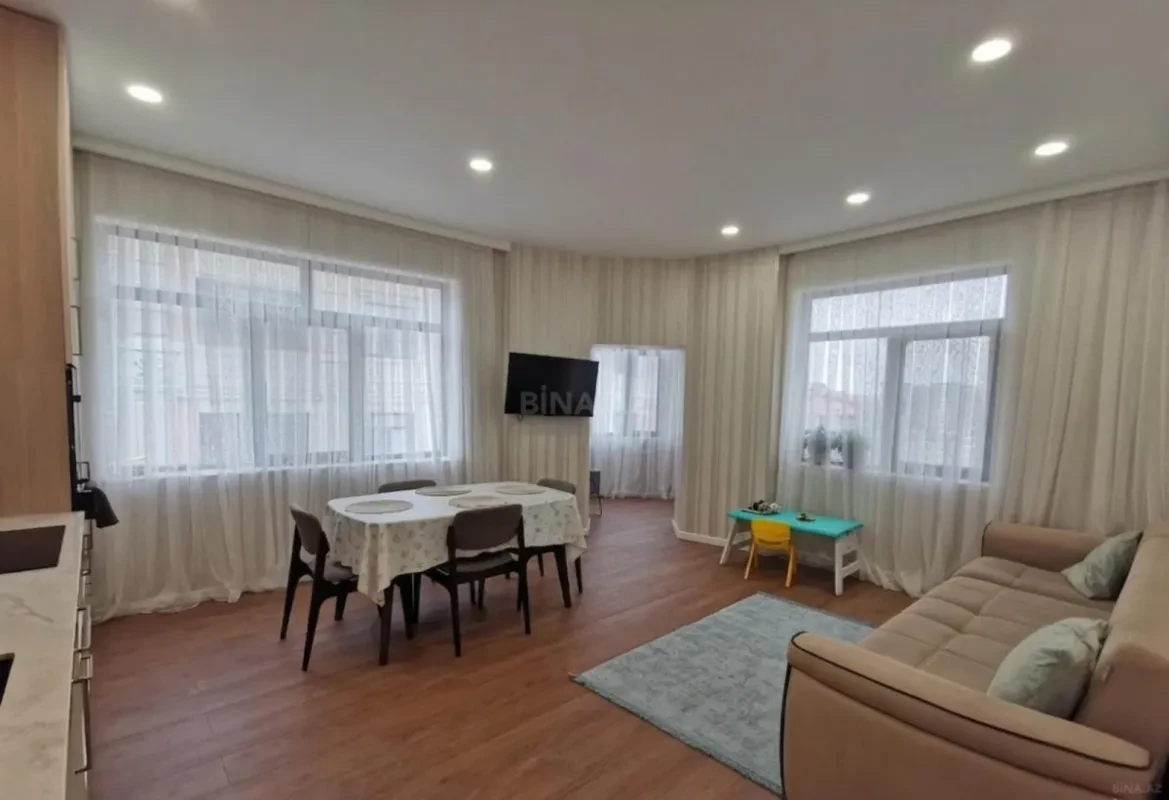 Satılır 3 otaqlı mənzil 93 m²
