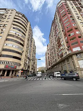 Satılır 4 otaqlı mənzil 179 m² — Bakı 4 otaq 179.00 m²