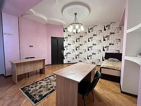 Kirayə verilir 3 otaqlı mənzil 170 m²