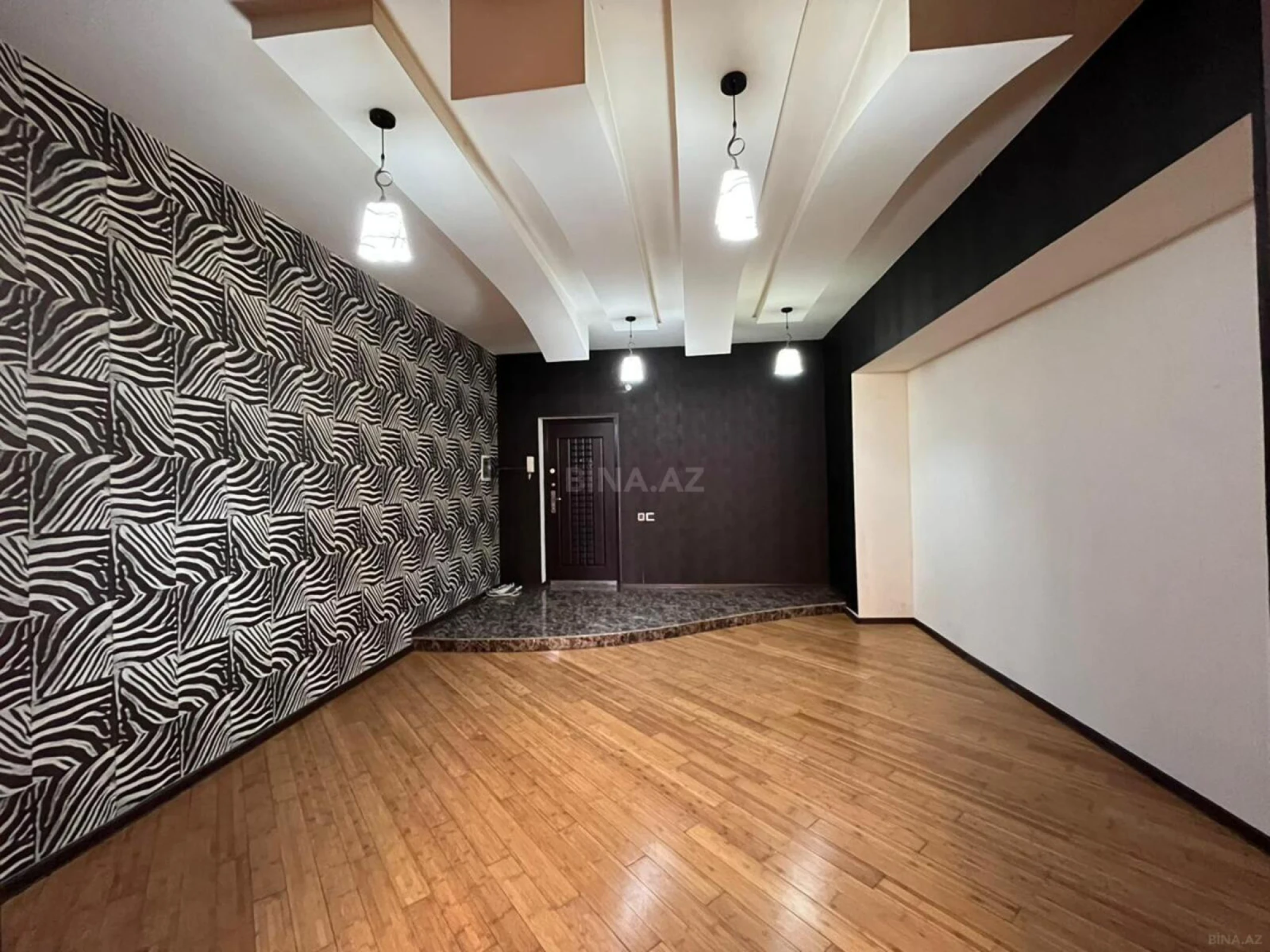 Kirayə verilir 3 otaqlı mənzil 170 m²