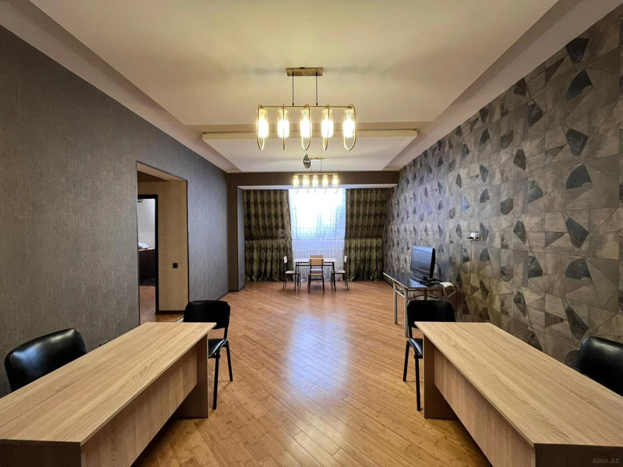 Kirayə verilir 3 otaqlı mənzil 170 m²