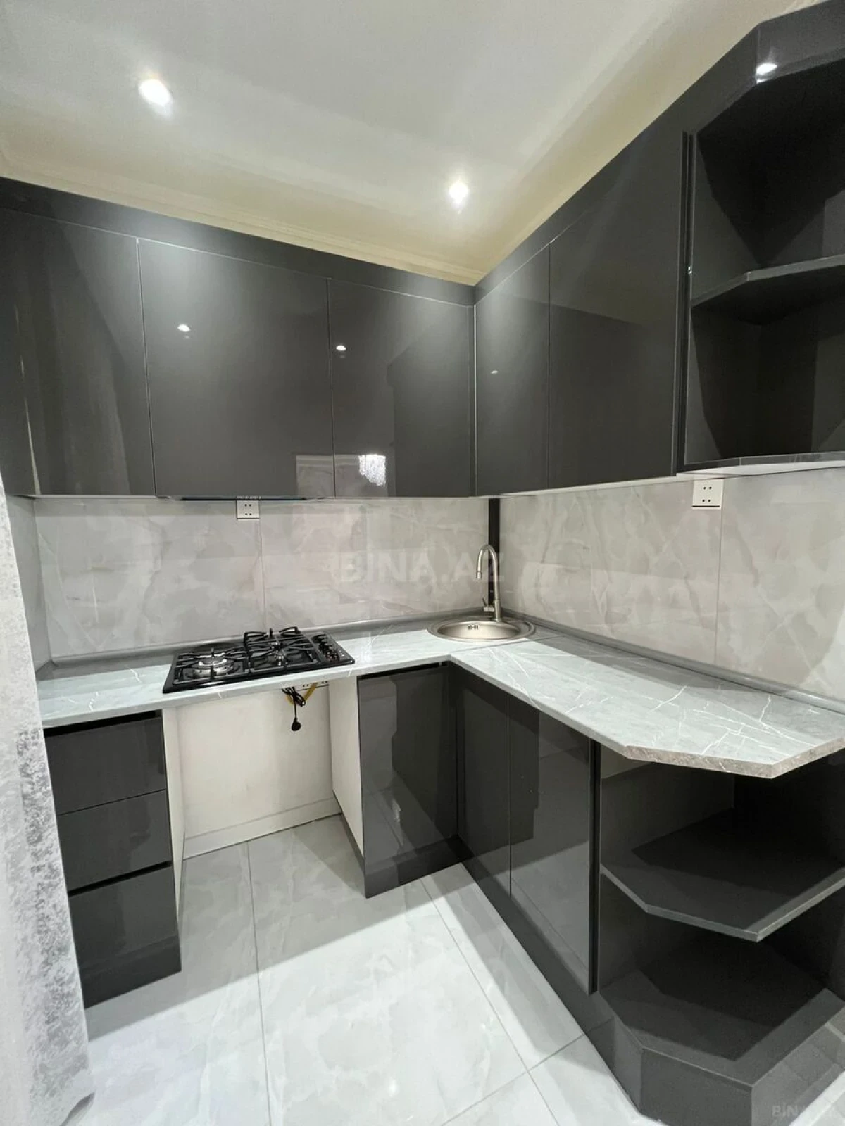 Satılır 2 otaqlı mənzil 55 m²