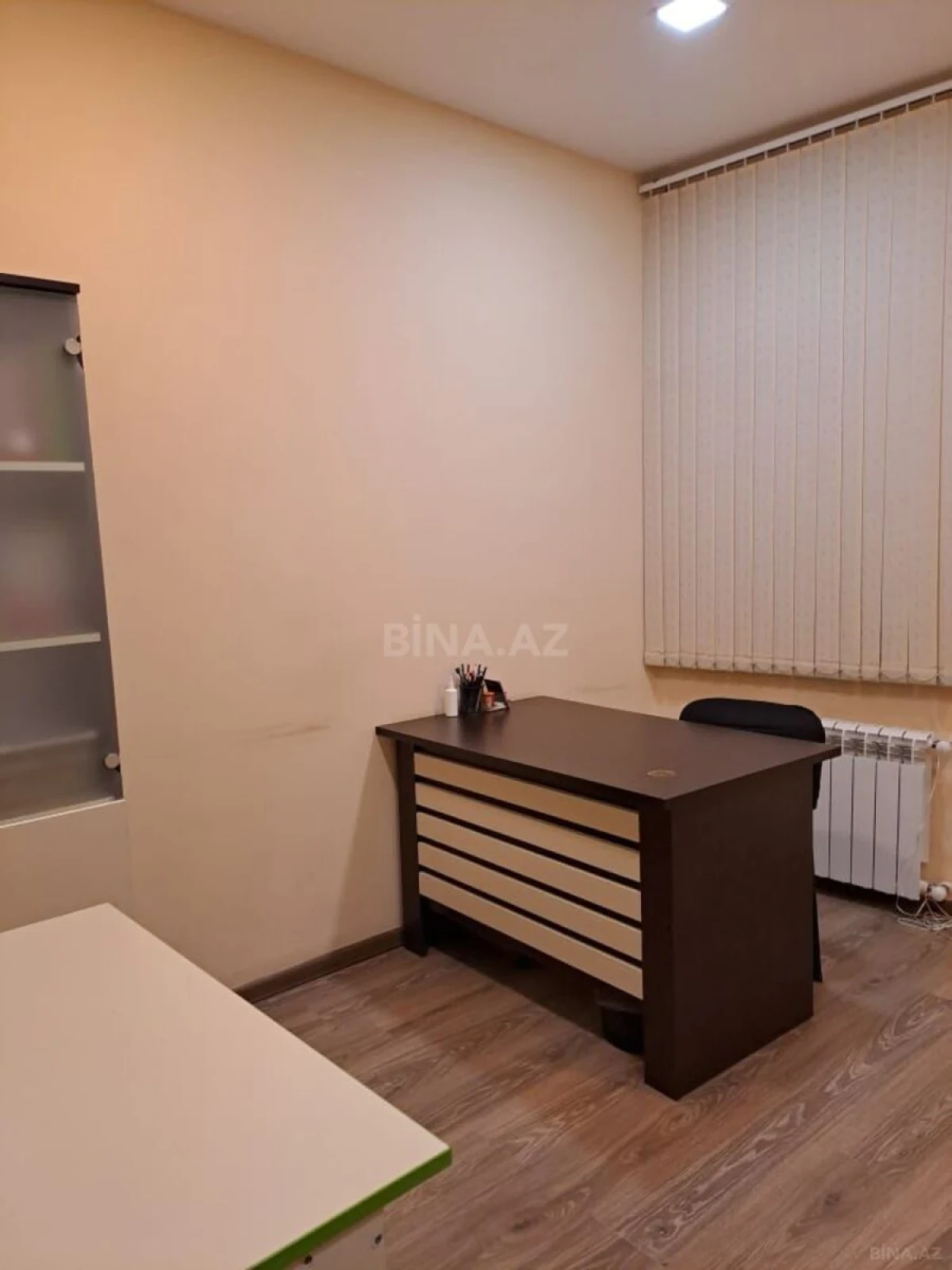Kirayə verilir 20 otaqlı ofis 1100 m²