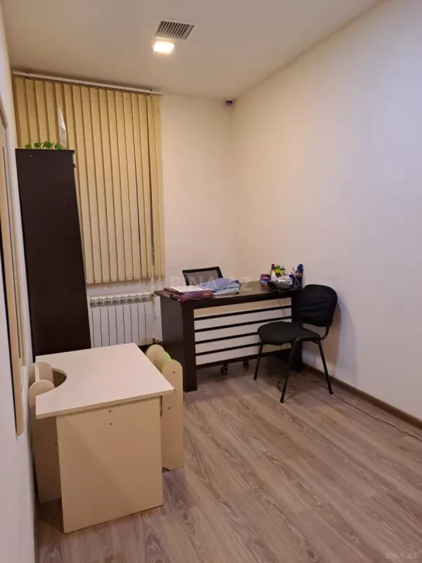 Kirayə verilir 20 otaqlı ofis 1100 m²