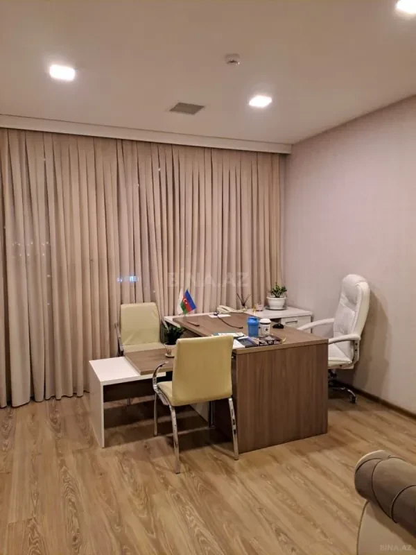 Kirayə verilir 20 otaqlı ofis 1100 m²