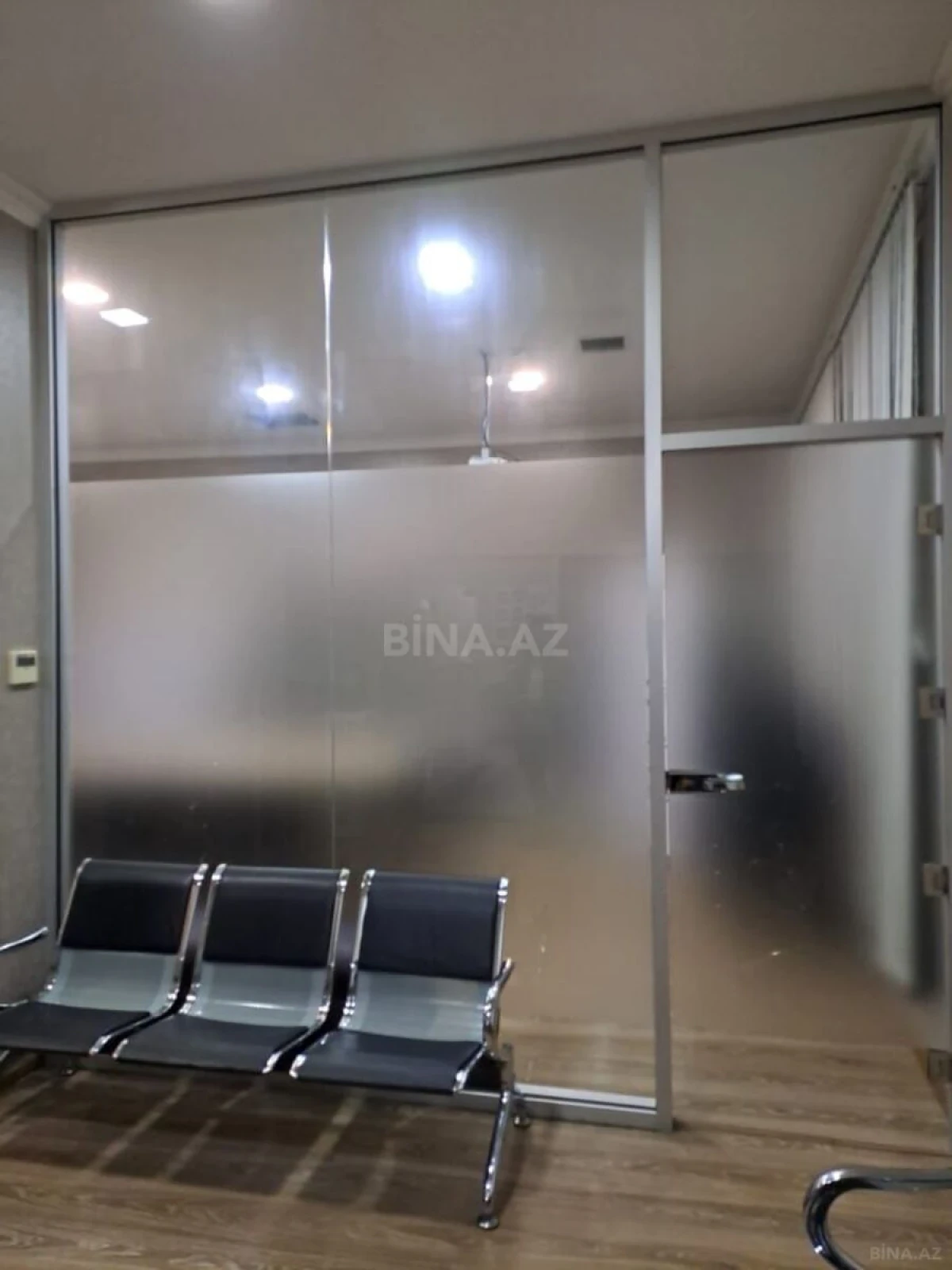 Kirayə verilir 20 otaqlı ofis 1100 m²
