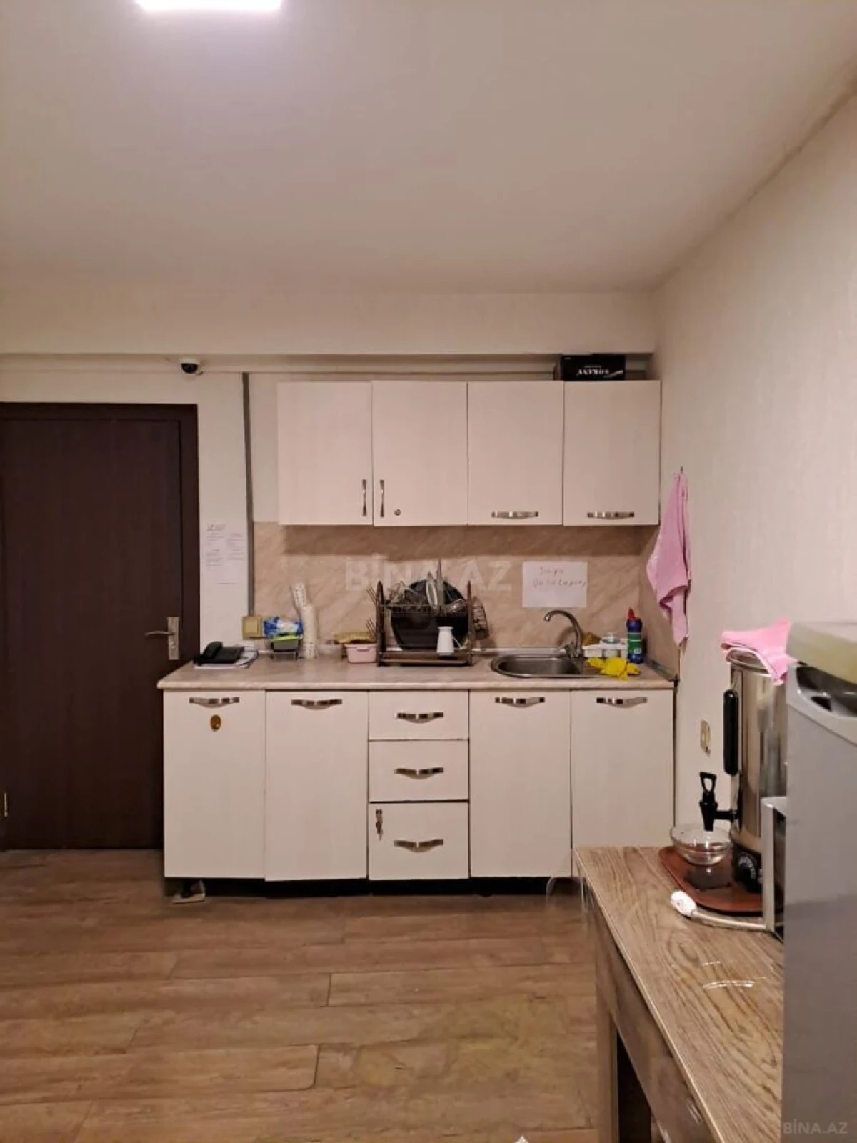 Kirayə verilir 20 otaqlı ofis 1100 m²