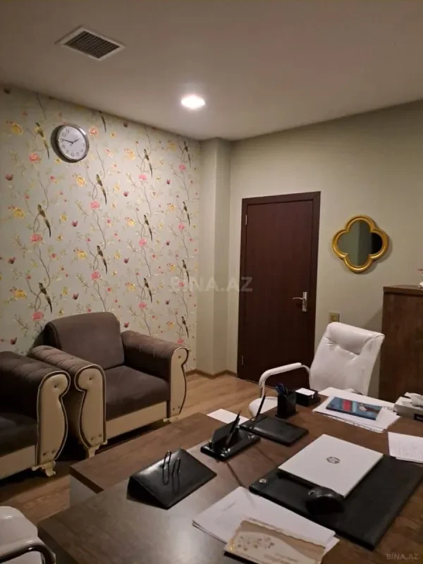 Kirayə verilir 20 otaqlı ofis 1100 m²