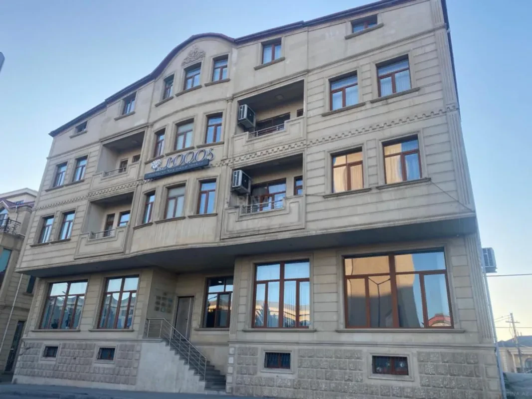 Kirayə verilir 20 otaqlı ofis 1100 m²