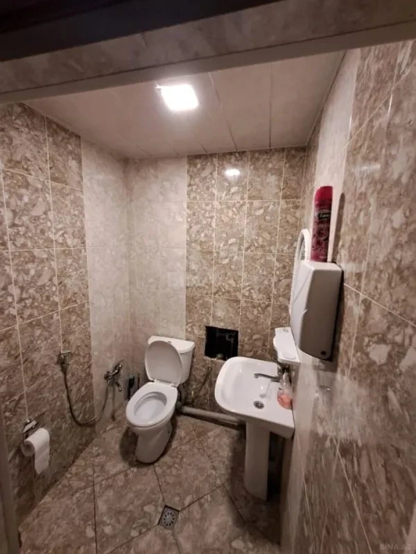 Kirayə verilir 20 otaqlı ofis 1100 m²