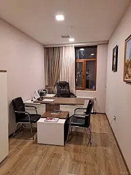 Kirayə verilir 20 otaqlı ofis 1100 m²