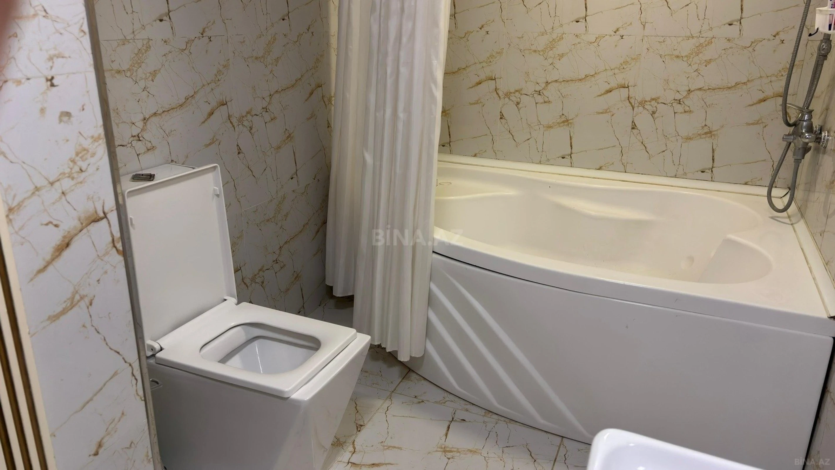 Satılır 4 otaqlı mənzil 90 m²