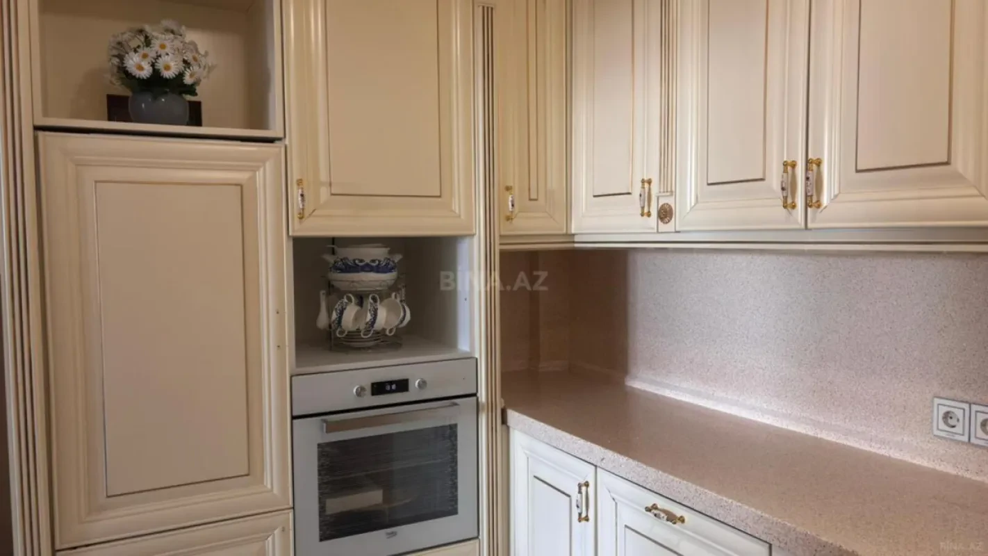 Satılır 4 otaqlı mənzil 90 m²