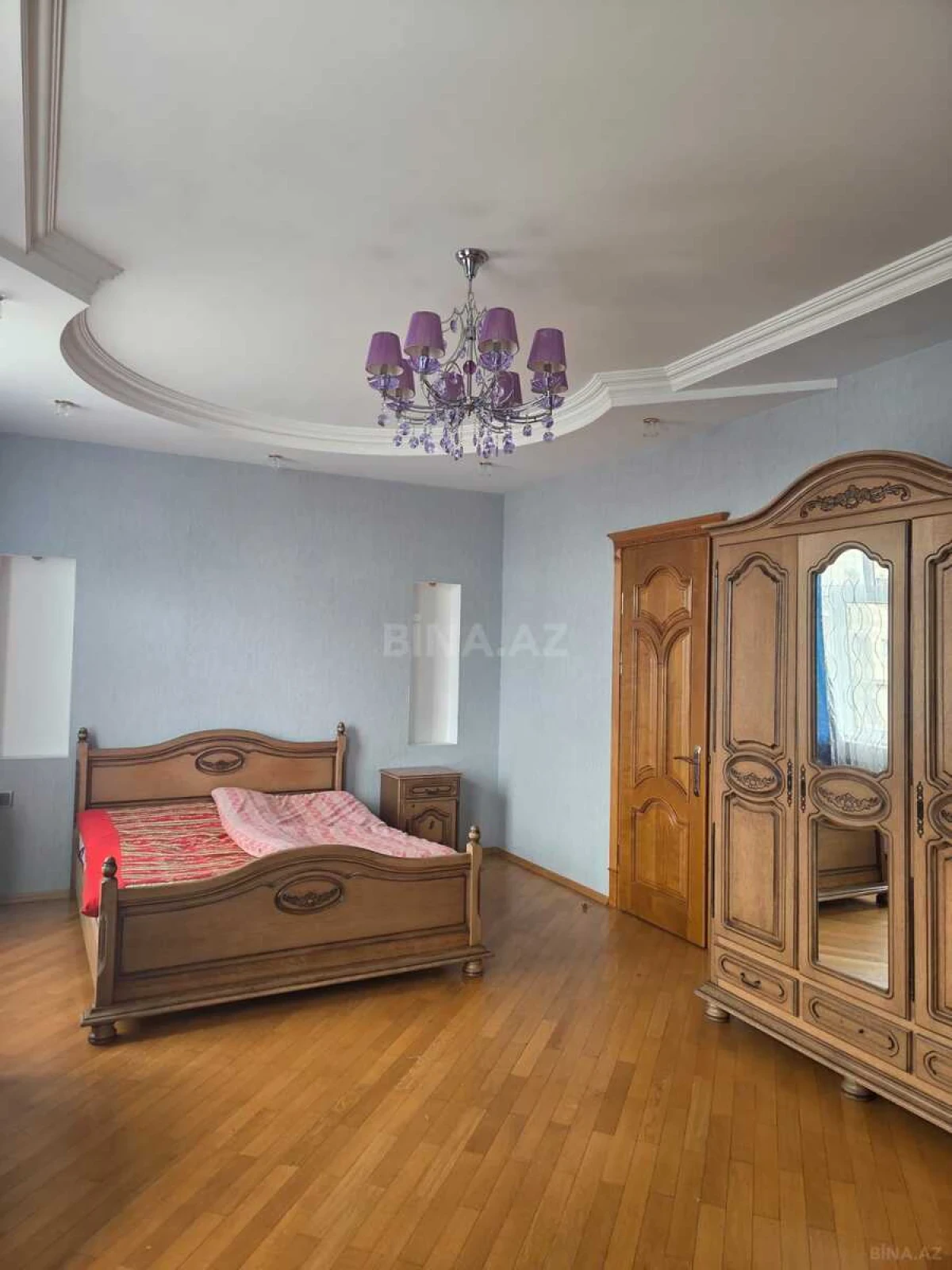 Kirayə verilir 3 otaqlı mənzil 176 m²
