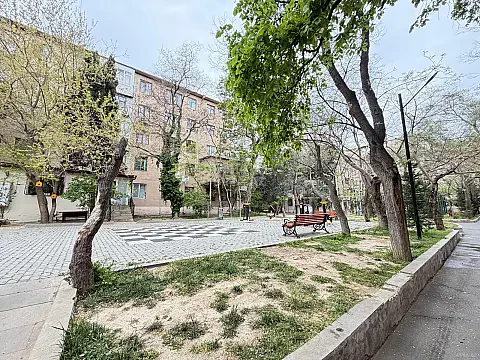 Satılır 2 otaqlı mənzil 50 m² — Bakı, Memar Əcəmi yanı 2 otaq 50.00 m²