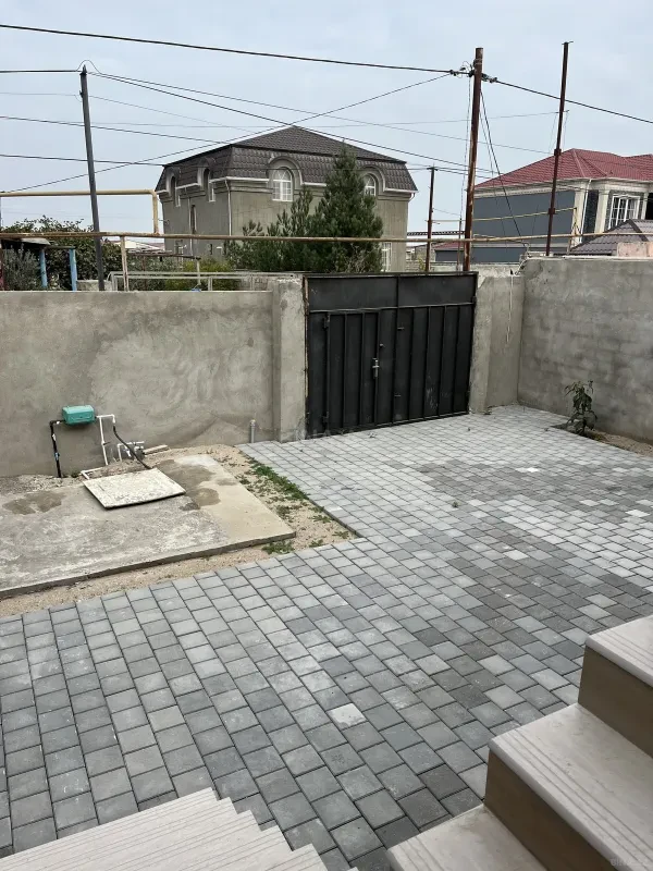Satılır 6 otaqlı həyət evi 175.5 m²