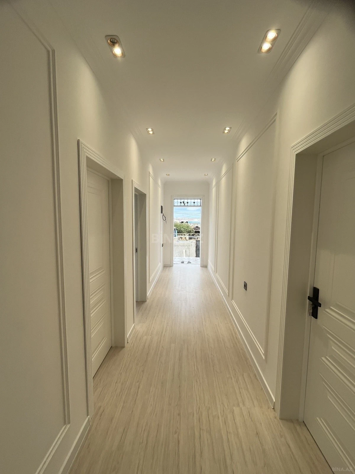 Satılır 6 otaqlı həyət evi 175.5 m²