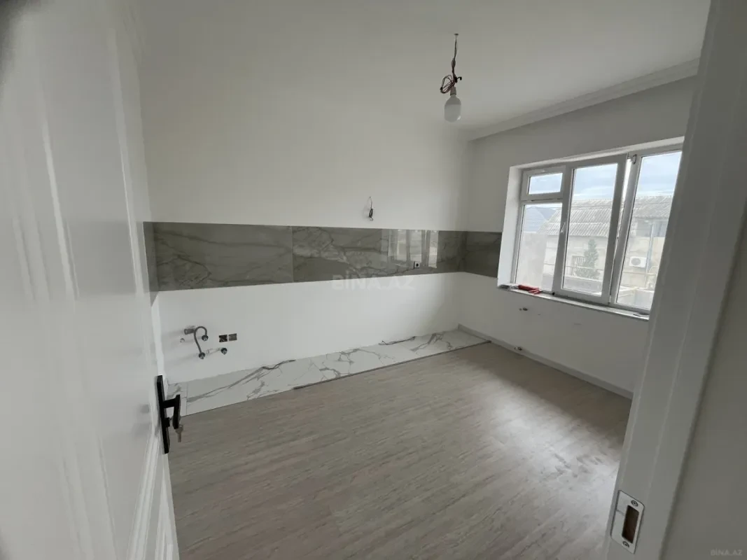 Satılır 6 otaqlı həyət evi 175.5 m²