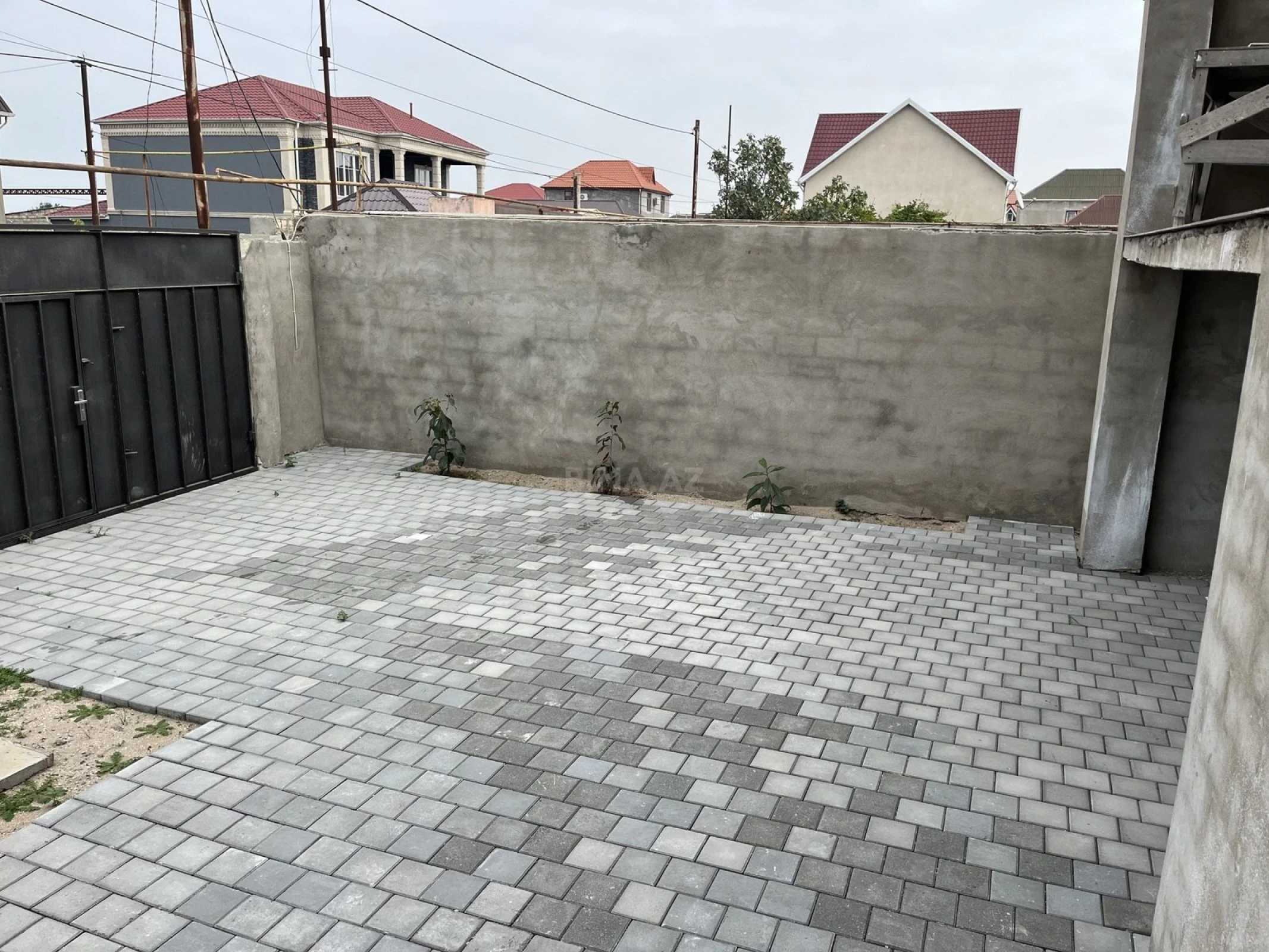 Satılır 6 otaqlı həyət evi 175.5 m²