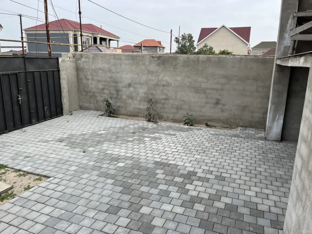 Satılır 6 otaqlı həyət evi 175.5 m²