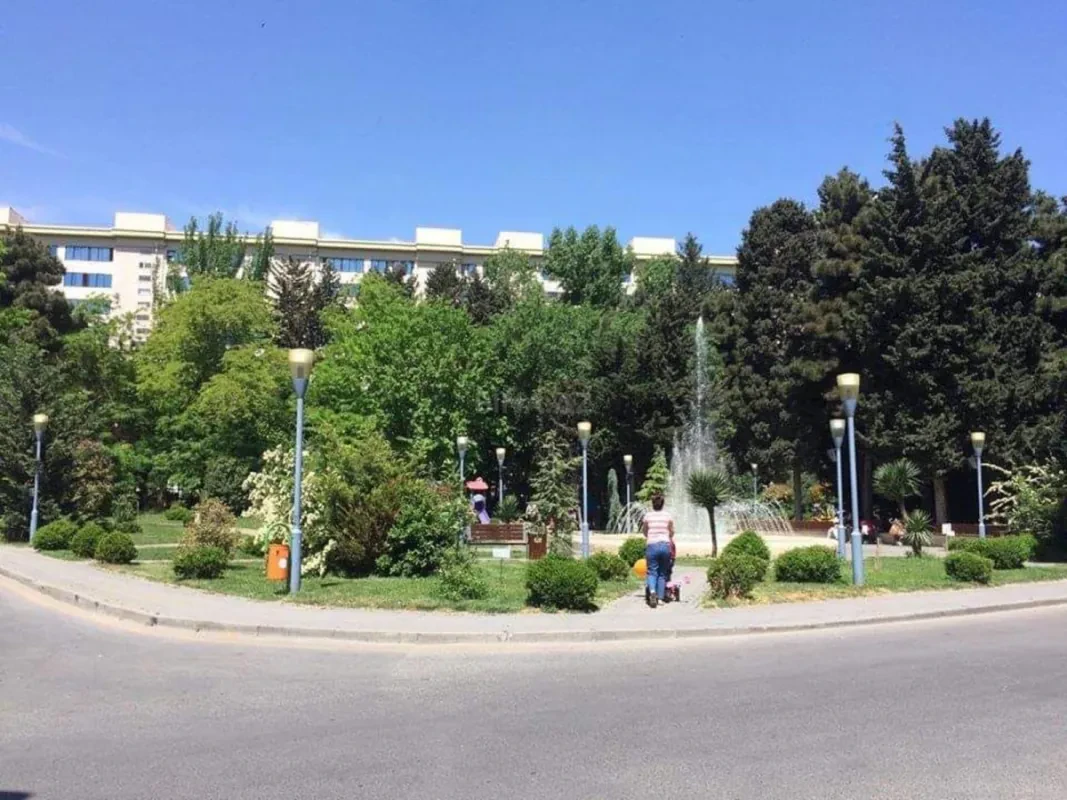 Satılır 4 otaqlı mənzil 100 m²