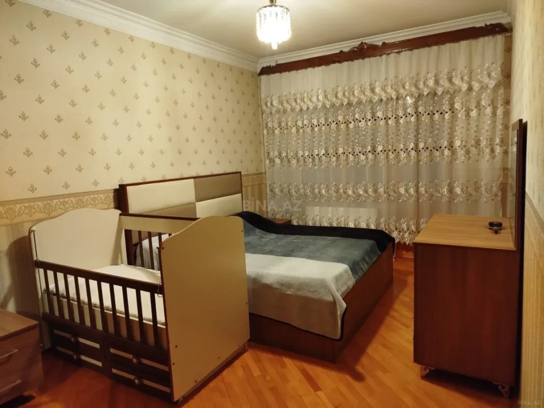 Satılır 4 otaqlı mənzil 100 m²