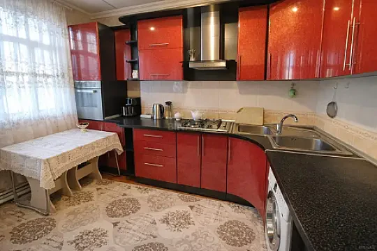Satılır 4 otaqlı mənzil 100 m²