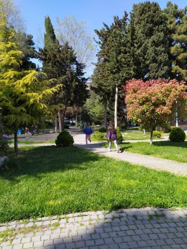 Satılır 4 otaqlı mənzil 100 m²