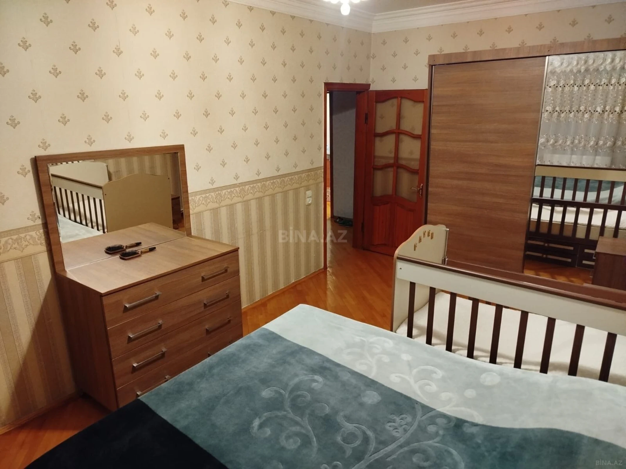 Satılır 4 otaqlı mənzil 100 m²