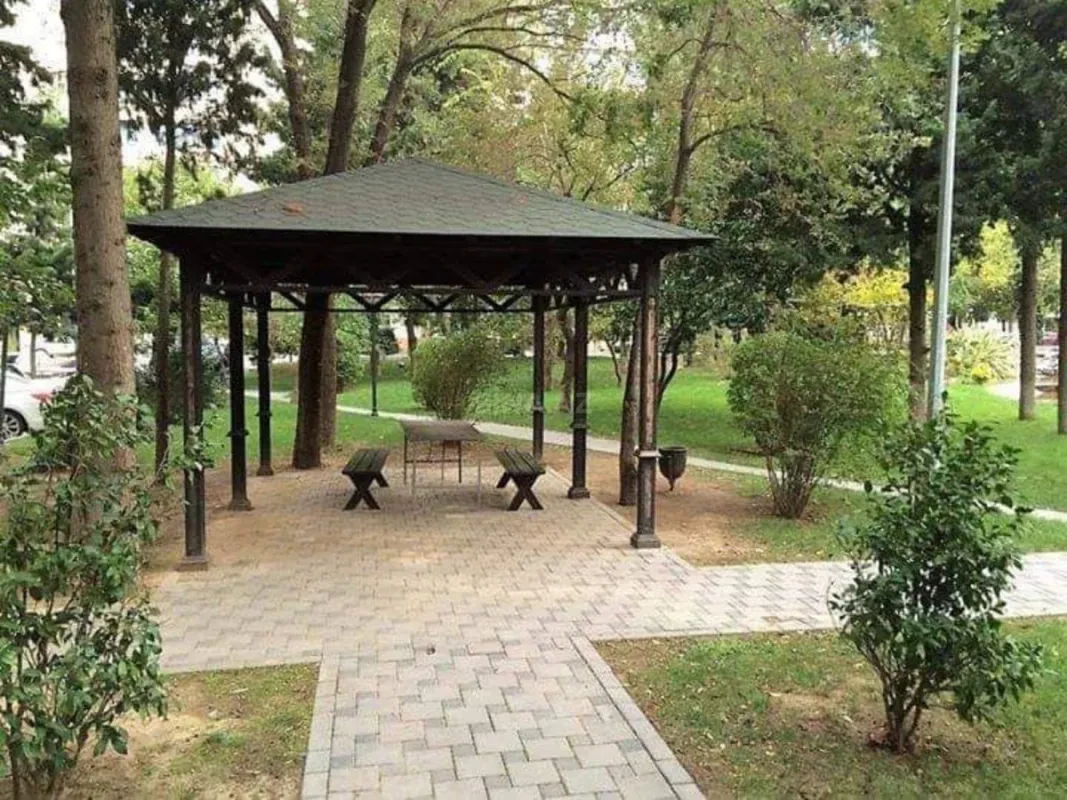 Satılır 4 otaqlı mənzil 100 m²