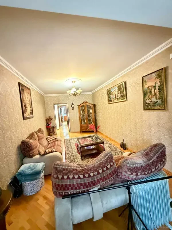 Satılır 2 otaqlı mənzil 65 m²